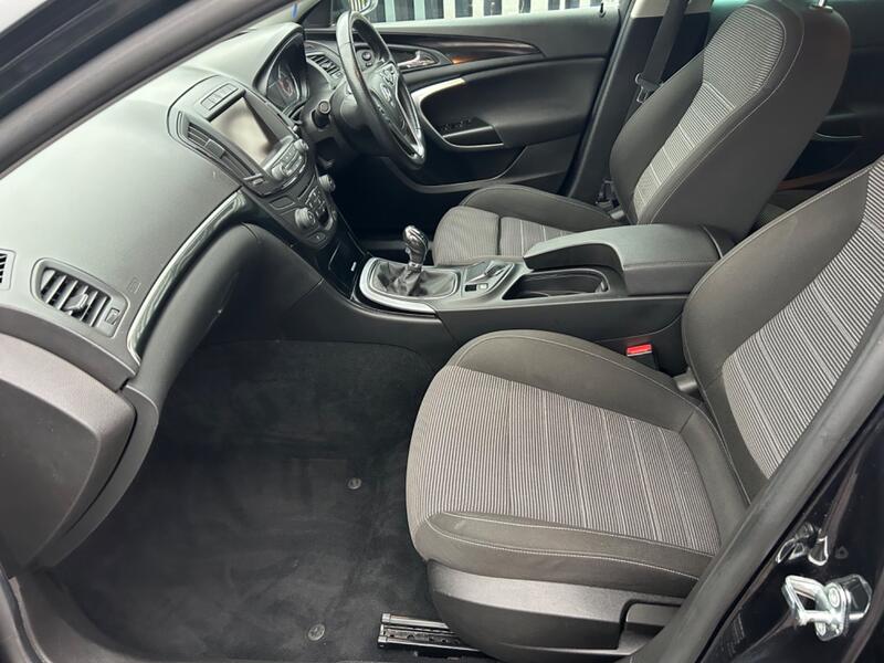 VAUXHALL INSIGNIA
